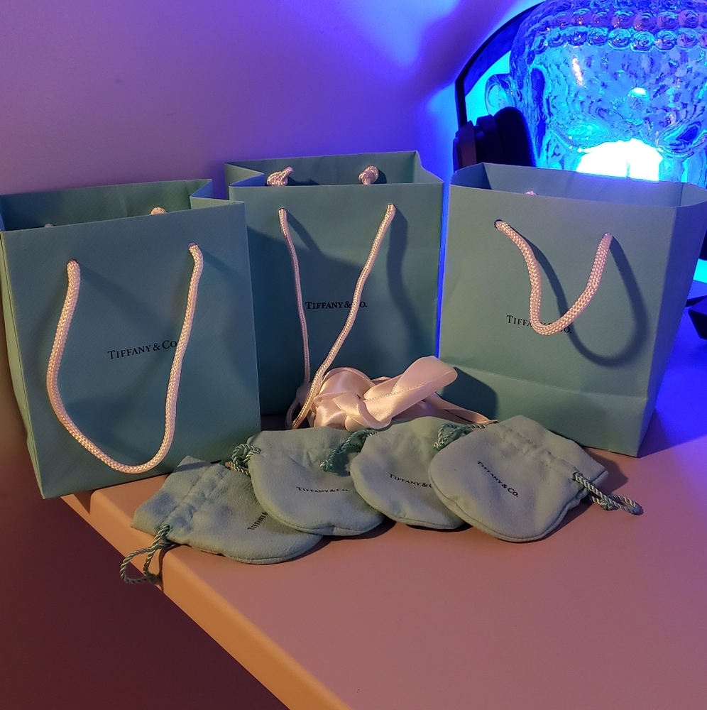 4 Tiffany & Co drawstring dust bags